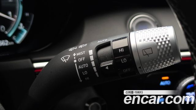 Genesis GV70 2023 — photo 16