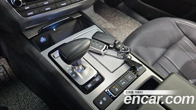 Genesis G80 2019 — photo 9