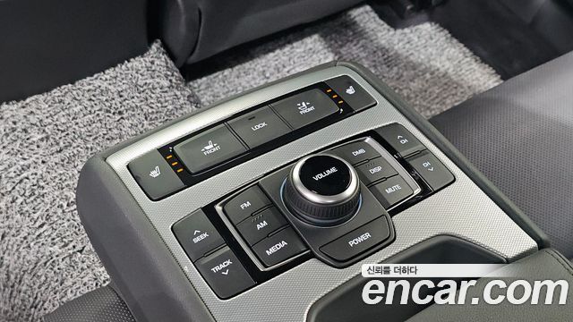 Genesis G80 2019 — photo 19