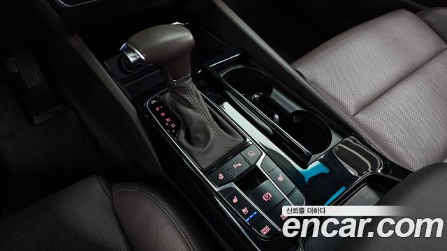 Kia K7 2019 — photo 12