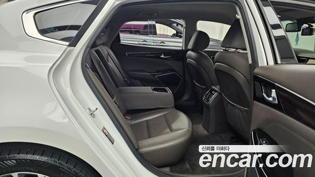 Kia K7 2019 — photo 17