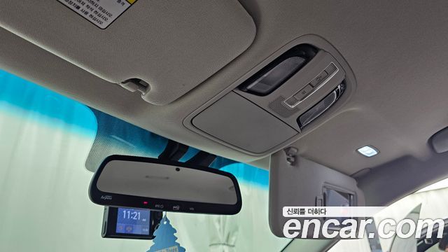 Kia K7 2019 — photo 25