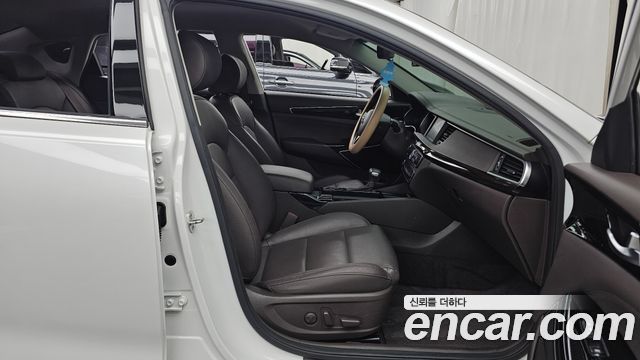 Kia K7 2019 — photo 16