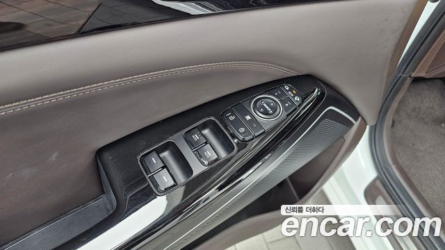 Kia K7 2019 — photo 29