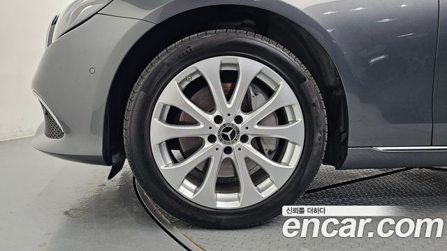 Mercedes-Benz E-Class 2018 — photo 5