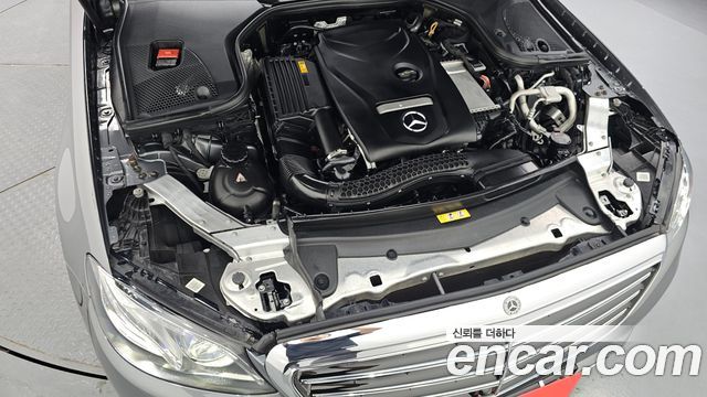 Mercedes-Benz E-Class 2018 — photo 6