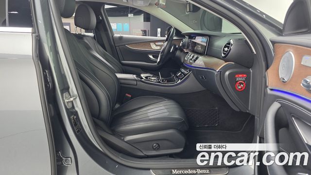 Mercedes-Benz E-Class 2018 — photo 17