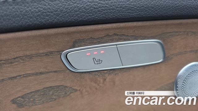 Mercedes-Benz E-Class 2018 — photo 24