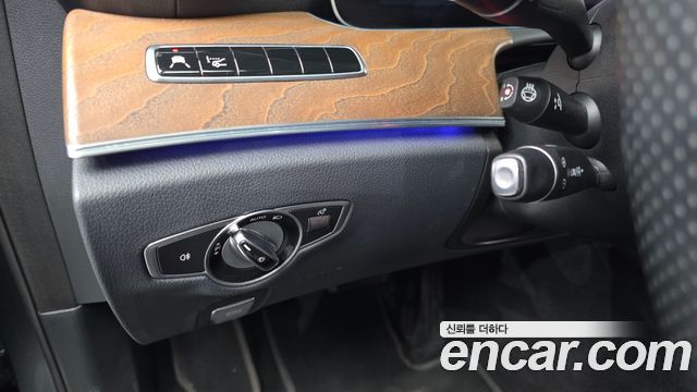 Mercedes-Benz E-Class 2018 — photo 27