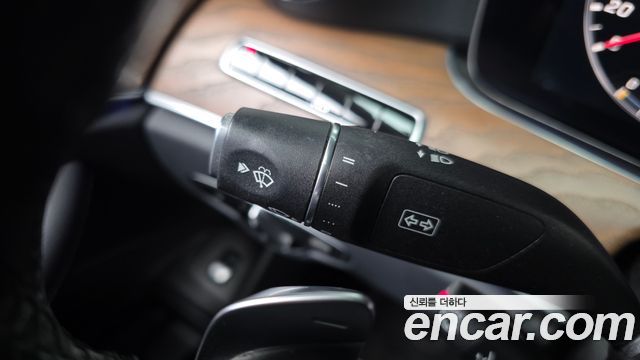 Mercedes-Benz E-Class 2018 — photo 29
