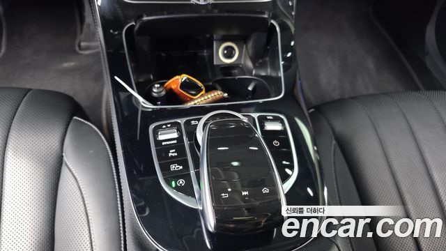 Mercedes-Benz E-Class 2018 — photo 31