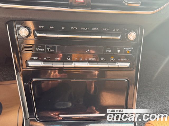 Kia K7 2020 — photo 19