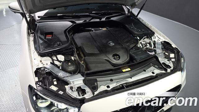 Mercedes-Benz E-Class 2023 — photo 6