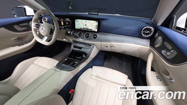 Mercedes-Benz E-Class 2023 — photo 10