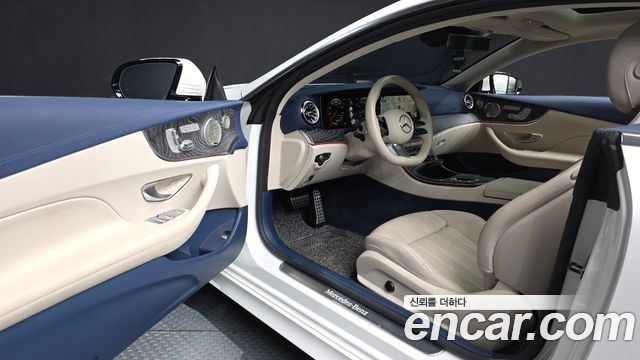 Mercedes-Benz E-Class 2023 — photo 13