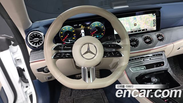 Mercedes-Benz E-Class 2023 — photo 19