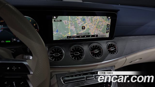 Mercedes-Benz E-Class 2023 — photo 20