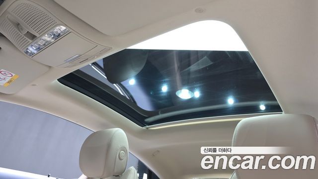 Mercedes-Benz E-Class 2023 — photo 25