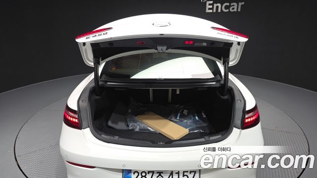 Mercedes-Benz E-Class 2023 — photo 26