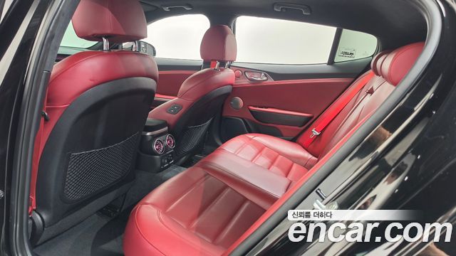 Kia Stinger 2018 — photo 17