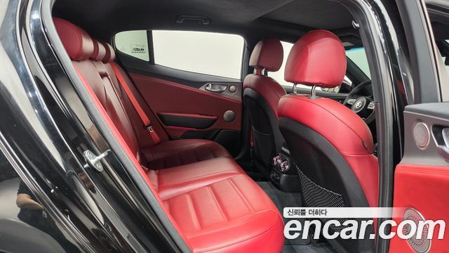 Kia Stinger 2018 — photo 26
