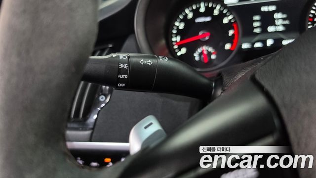 Kia Stinger 2018 — photo 30