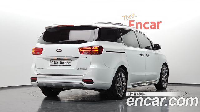 Kia Canival 2019 — photo 2