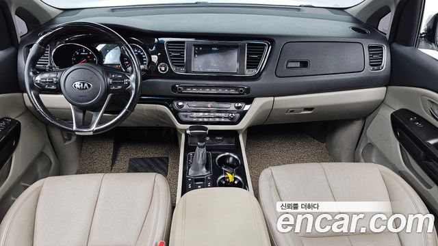 Kia Canival 2019 — photo 7