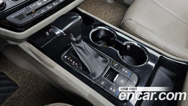 Kia Canival 2019 — photo 9