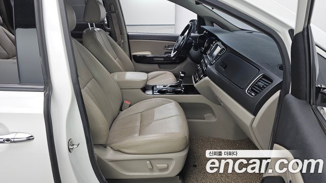 Kia Canival 2019 — photo 10