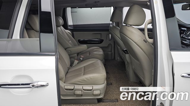Kia Canival 2019 — photo 11