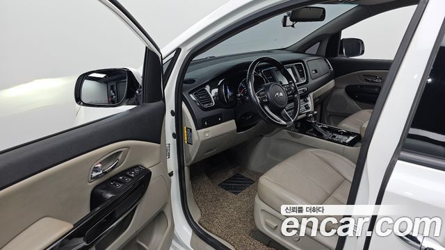 Kia Canival 2019 — photo 12