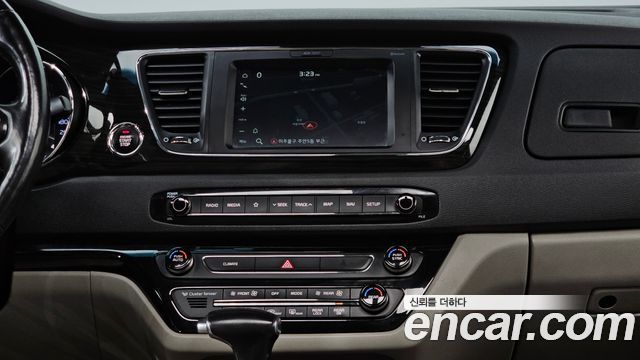 Kia Canival 2019 — photo 14