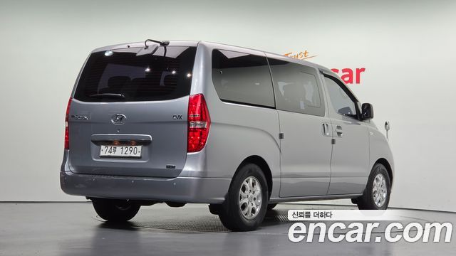 Hyundai Starex 2013 — photo 2
