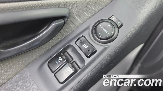 Hyundai Starex 2013 — photo 12
