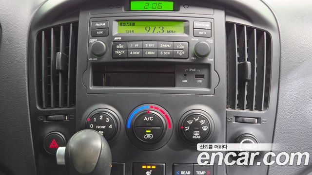 Hyundai Starex 2013 — photo 17