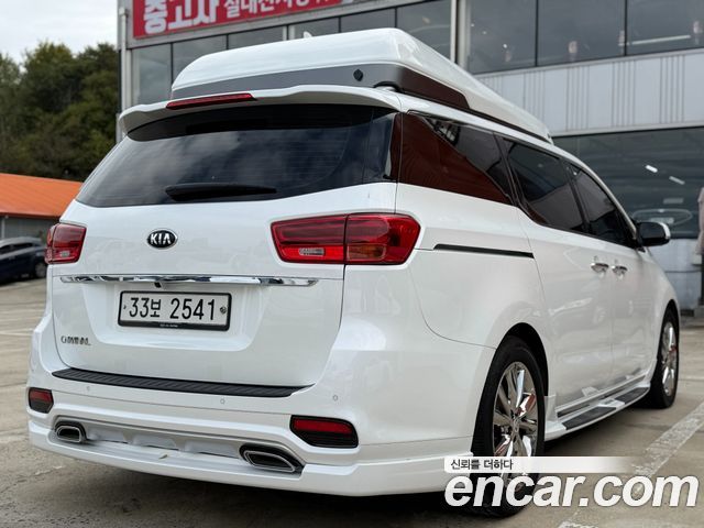 Kia Canival 2019 — photo 2