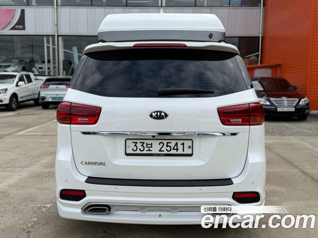 Kia Canival 2019 — photo 4