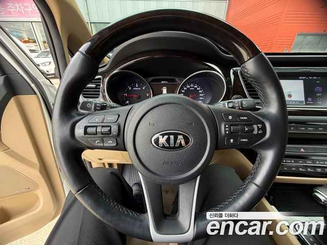 Kia Canival 2019 — photo 6