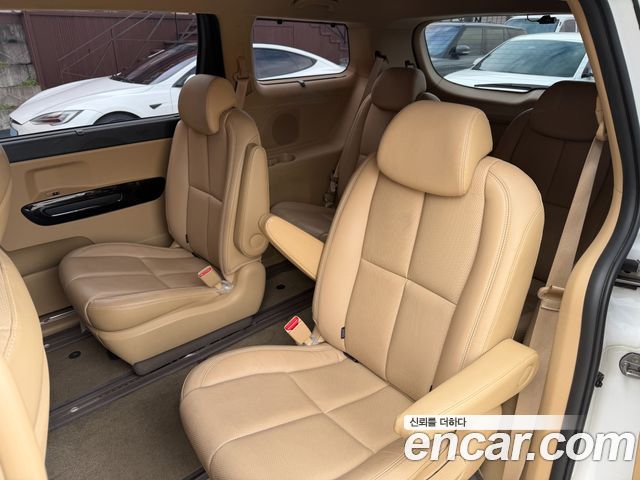 Kia Canival 2019 — photo 16
