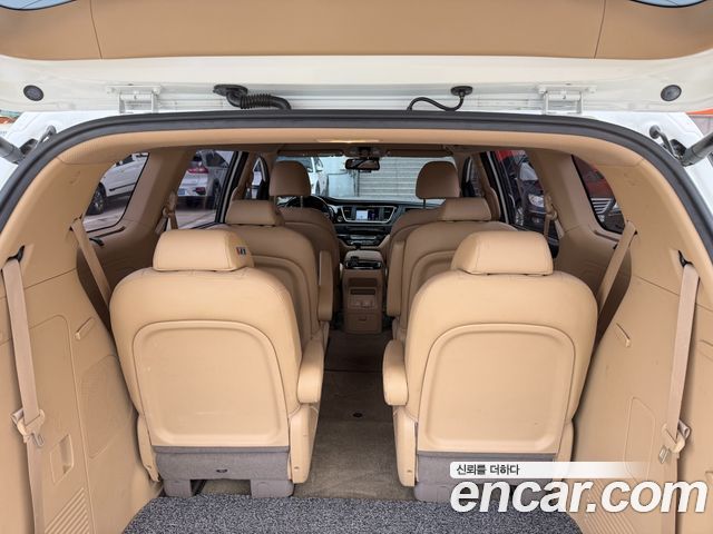 Kia Canival 2019 — photo 18