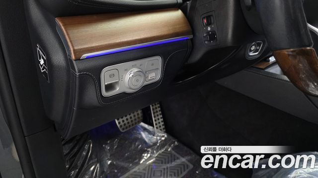 Mercedes-Benz GLS-Class 2021 — photo 27