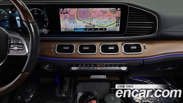 Mercedes-Benz GLS-Class 2021 — photo 29