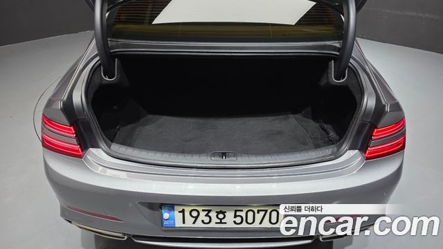 Genesis G80 2022 — photo 18