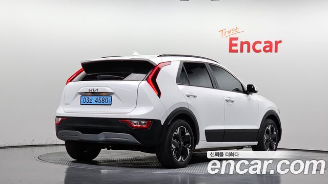 Kia Niro 2023 — photo 2