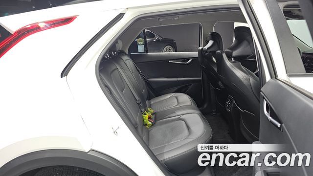Kia Niro 2023 — photo 17