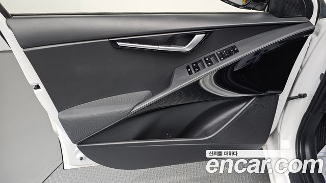 Kia Niro 2023 — photo 14