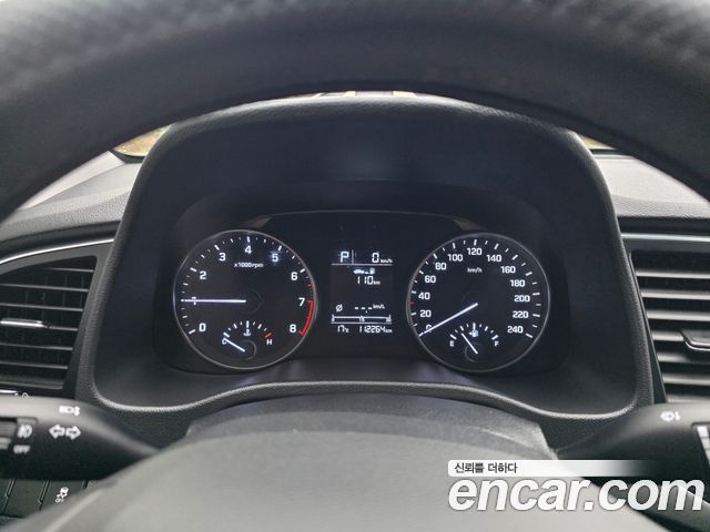 Hyundai AVANTE 2016 — photo 9
