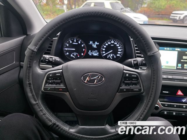 Hyundai AVANTE 2016 — photo 13