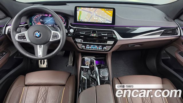 BMW Gran Turismo 2023 — photo 10